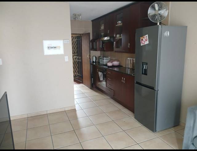 2 bed property for sale in AEROTON